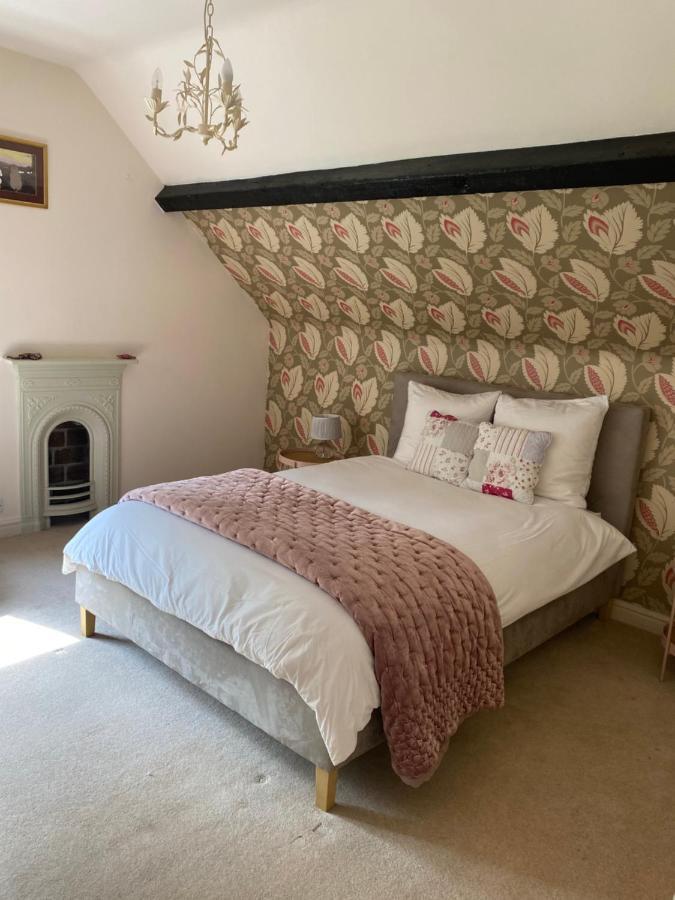 Heathcote House Bed and Breakfast Milborne Saint Andrew Exteriör bild